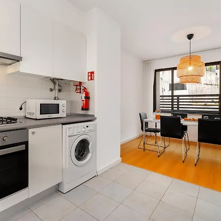 Whome Contemporary Comfort In Historic Daire *