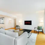 Whome Contemporary Comfort In Historic Apartment Lisbon